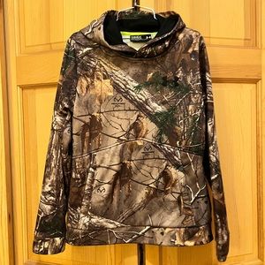 Youth Large Under Armour Camo Hoodie. Excellent condition.